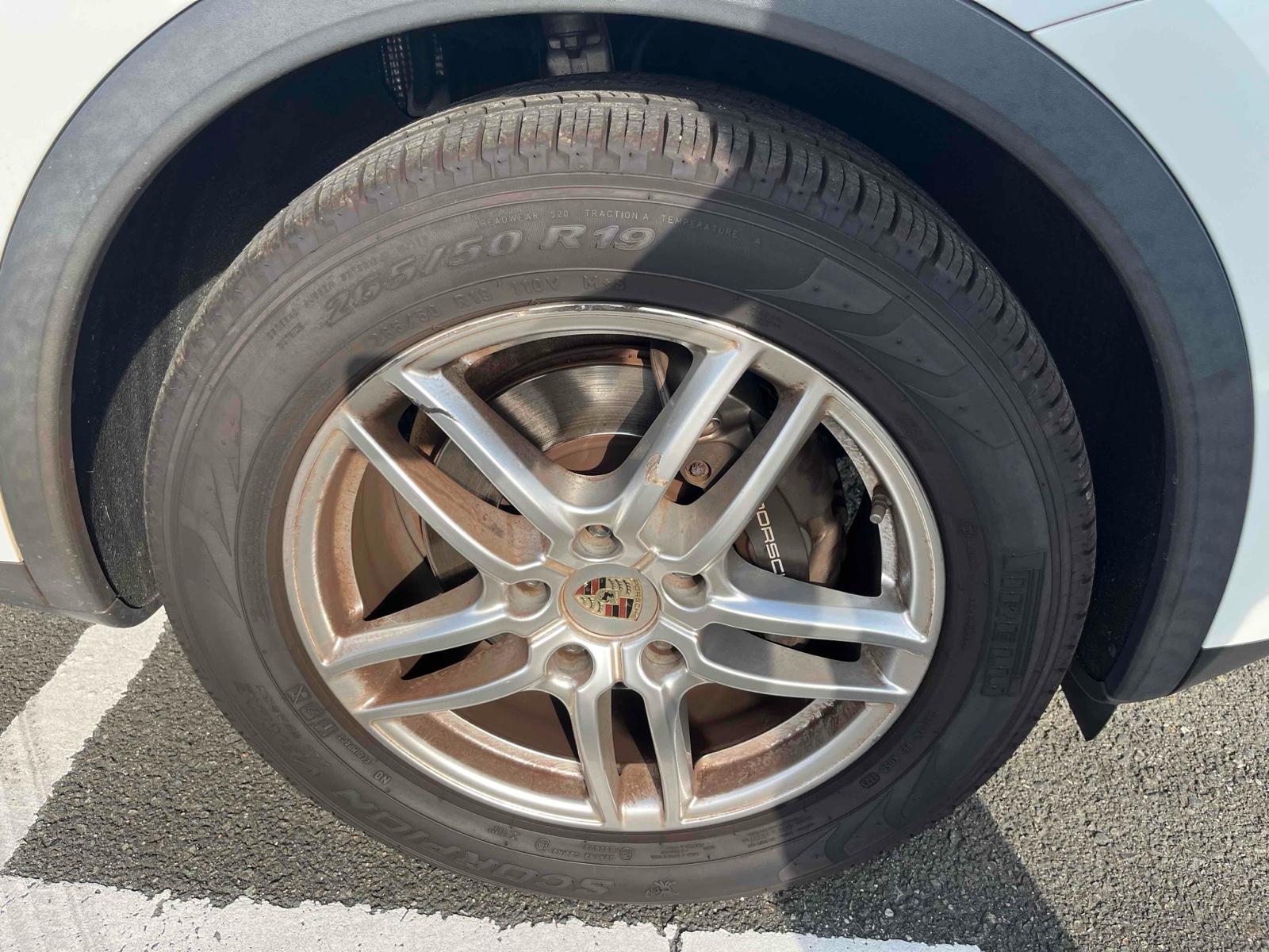 PORSCHE CAYENNE 4WD Image 12