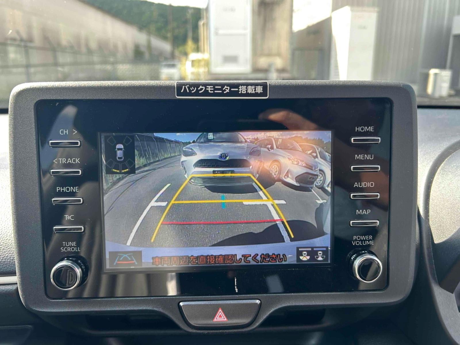 TOYOTA YARIS HYBRID X Image 8