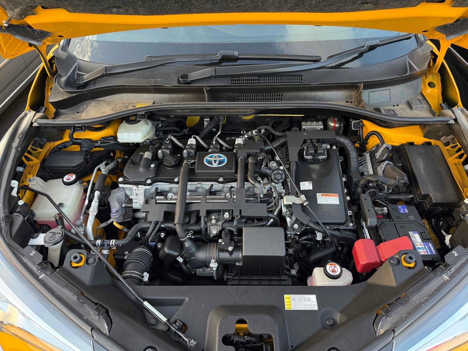 TOYOTA C-HR S Image 9