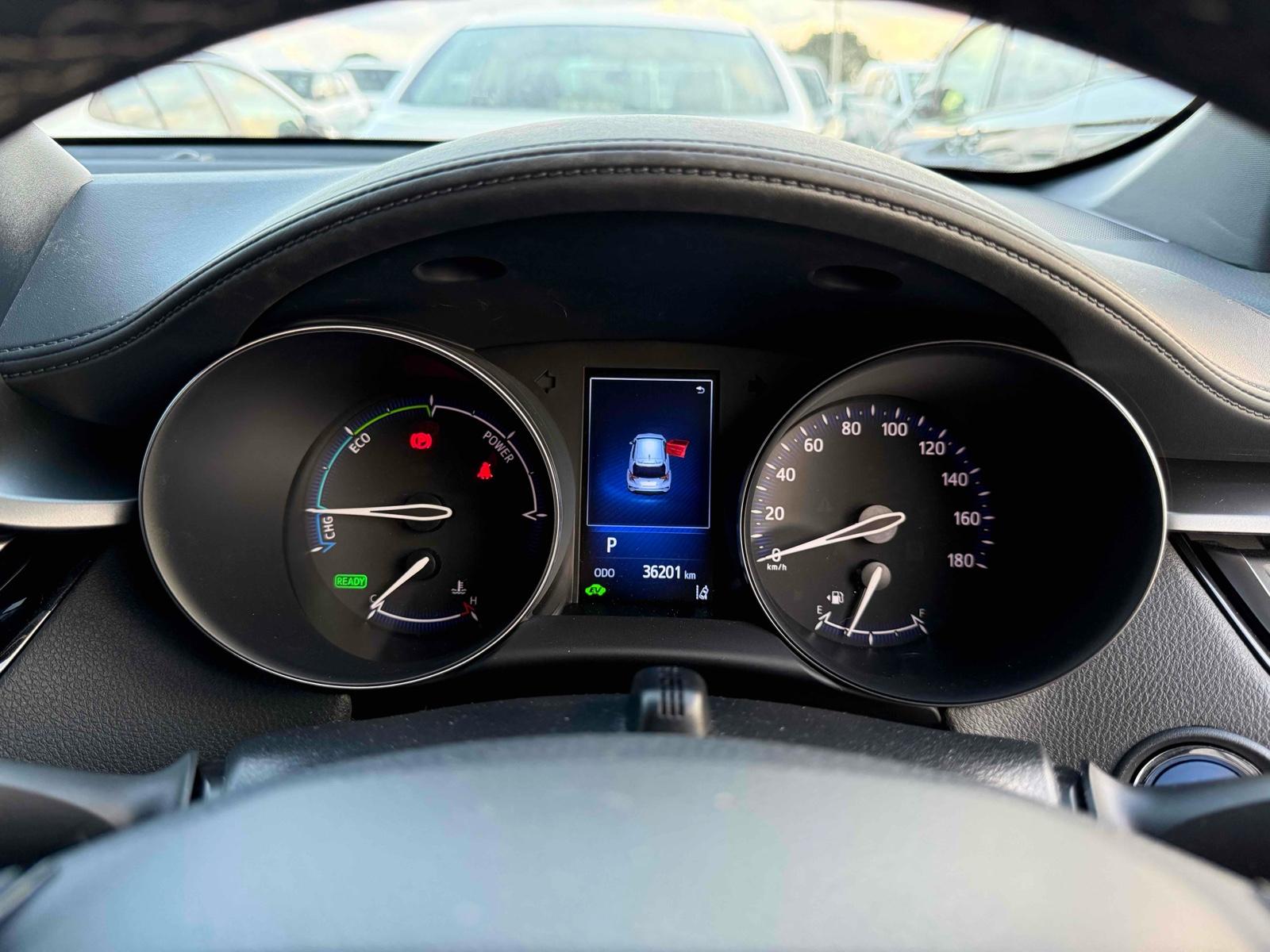 TOYOTA C-HR S Image 5