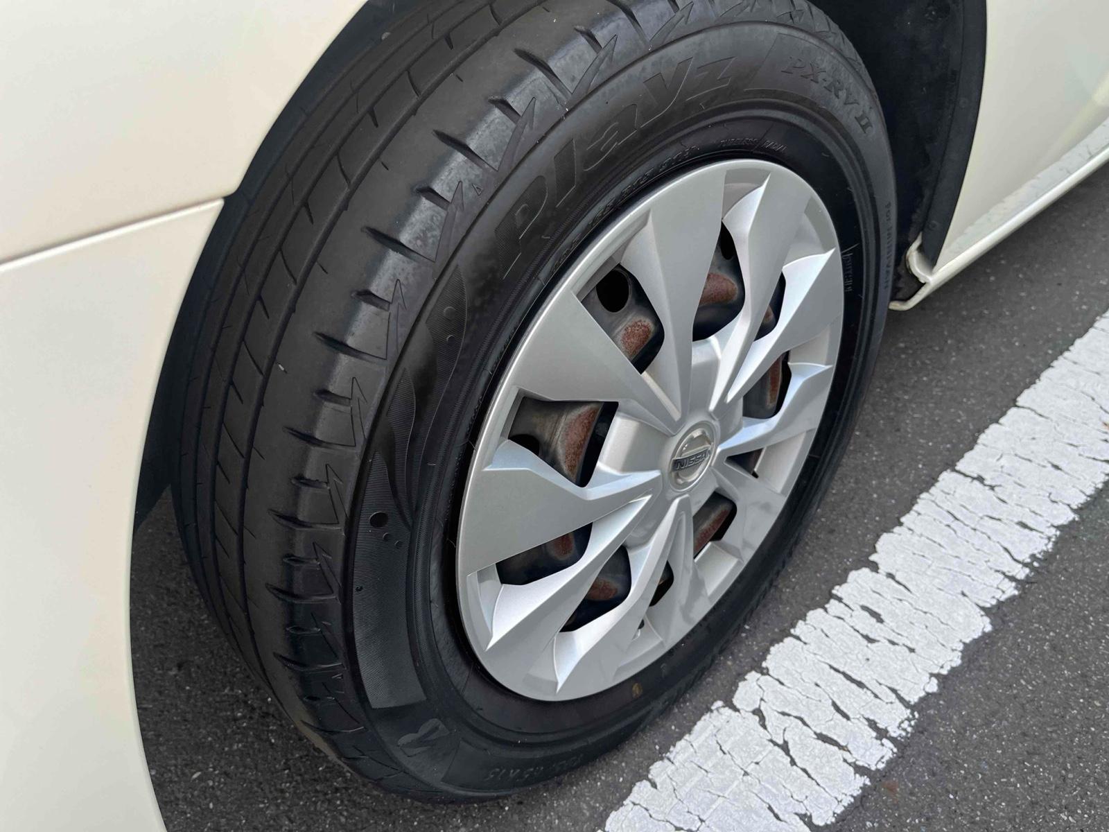 NISSAN SERENA X V SMART Image 6