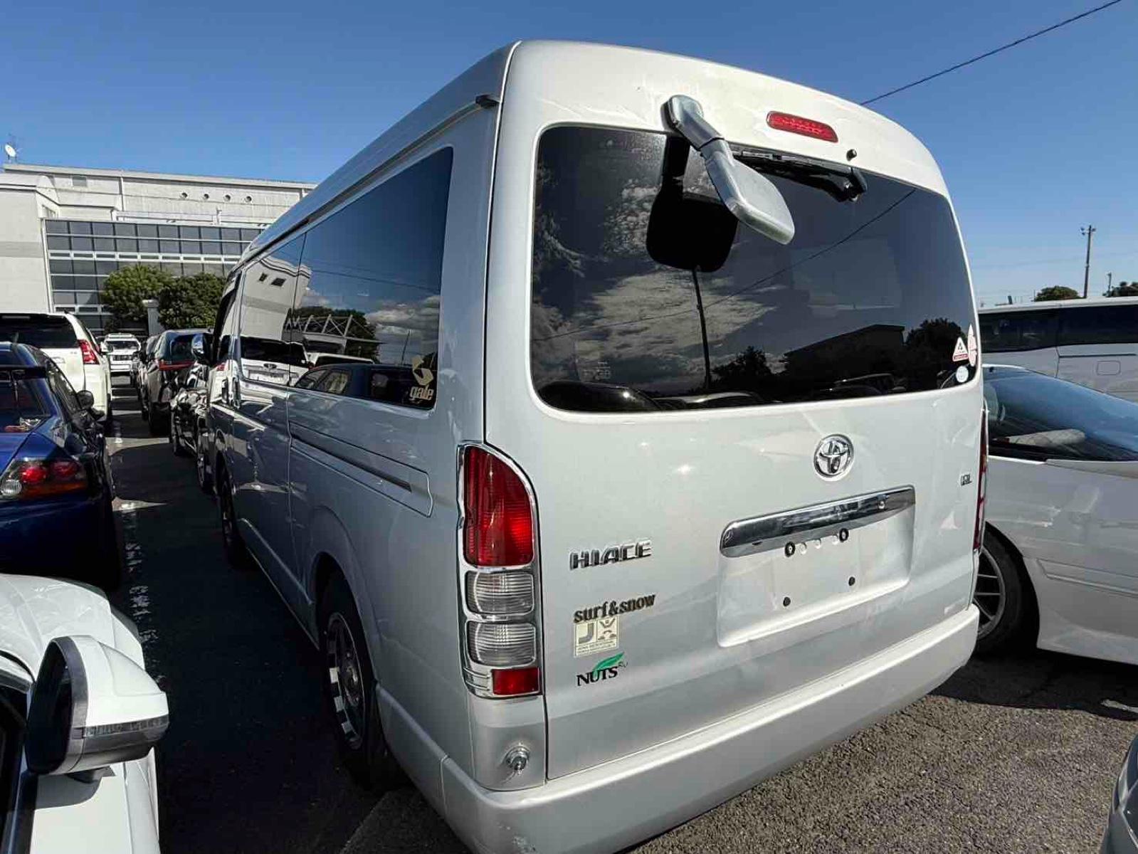 TOYOTA HIACE WAGON GL CAMPING Image 12