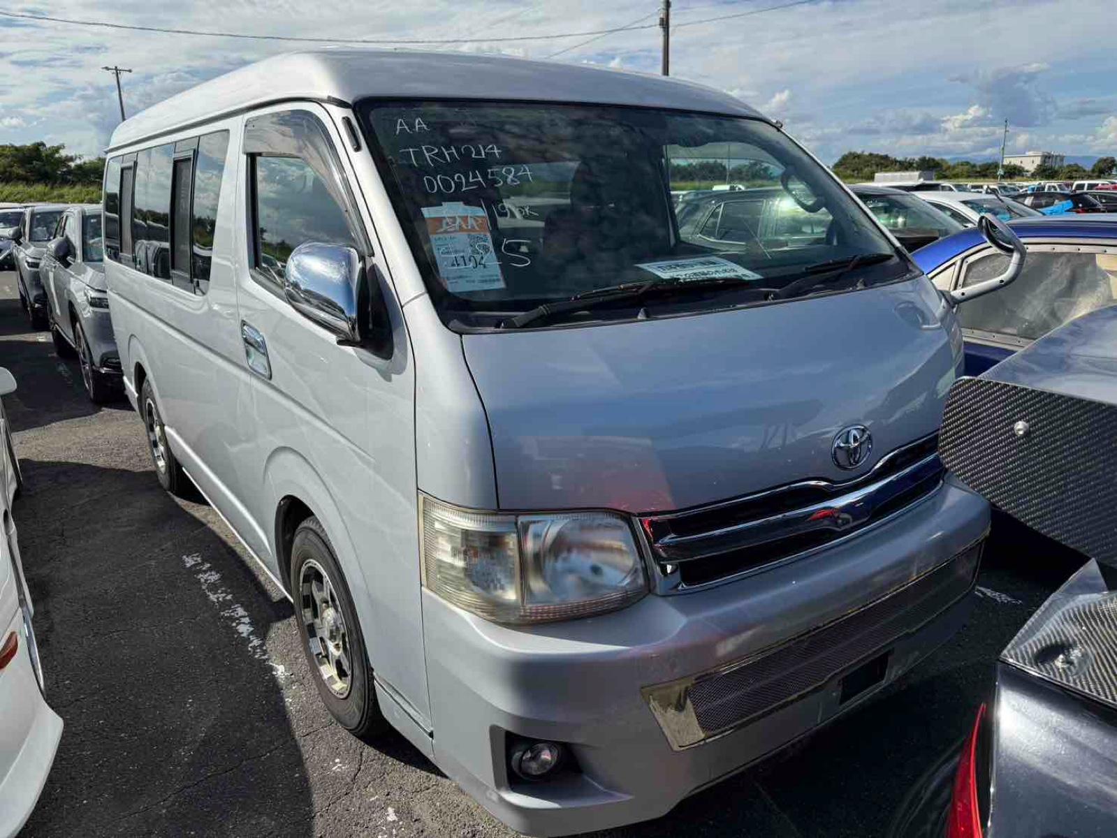 TOYOTA HIACE WAGON GL CAMPING Image 11