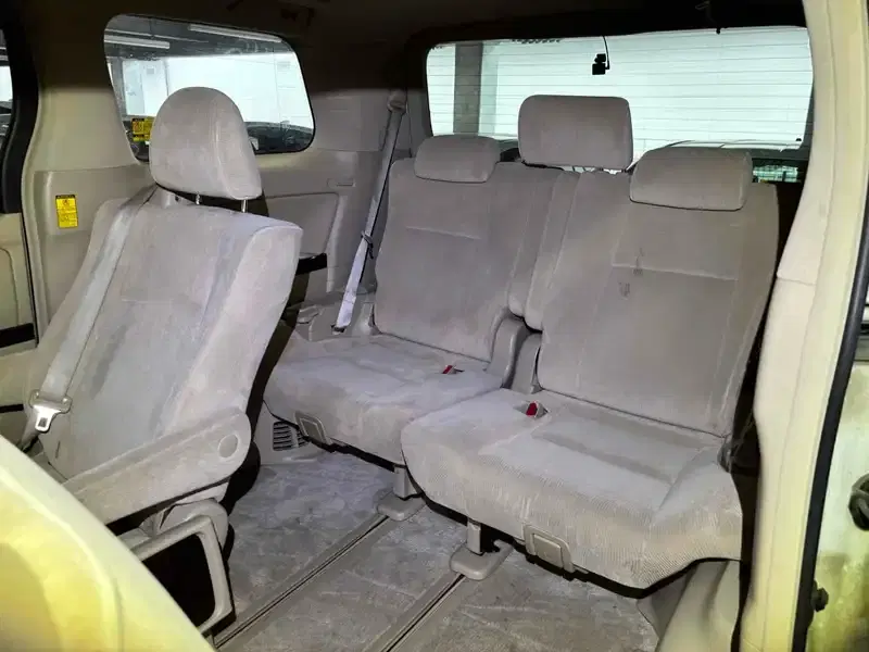 TOYOTA ALPHARD 240G Image 17