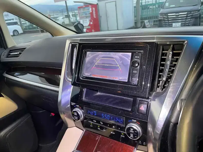 TOYOTA ALPHARD HYBRID 4WD X Image 13