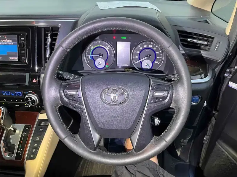 TOYOTA ALPHARD HYBRID 4WD X Image 15