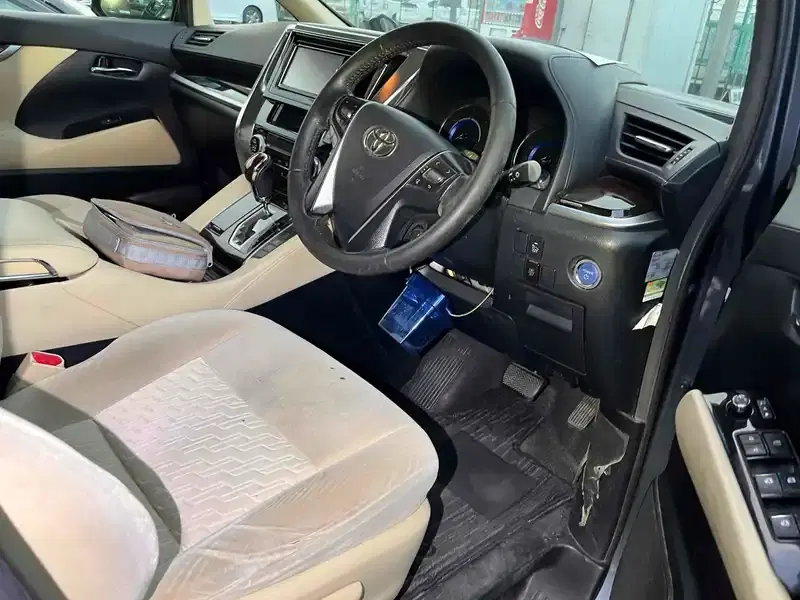 TOYOTA ALPHARD HYBRID 4WD X Image 9