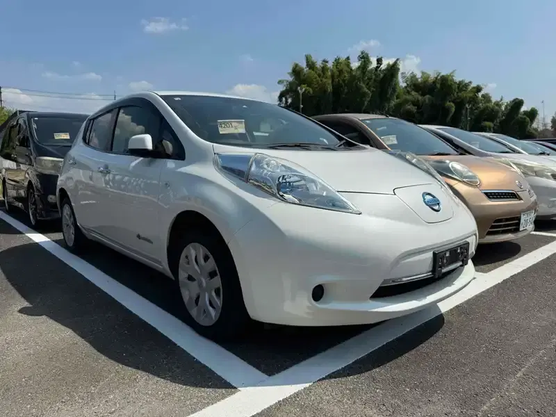 2014 Nissan LEAF 128,000 km