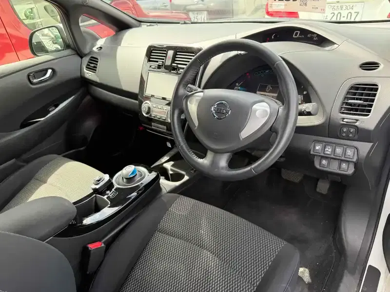 NISSAN LEAF S Image 8