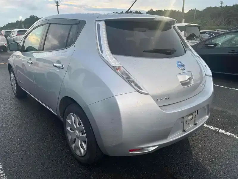 NISSAN LEAF S (30KWH) Image 13