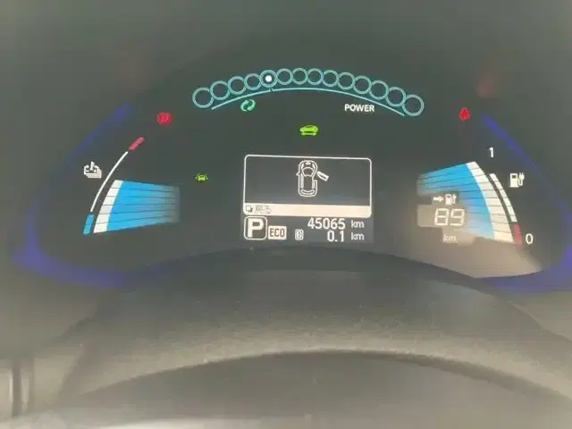 NISSAN LEAF 30G Image 8