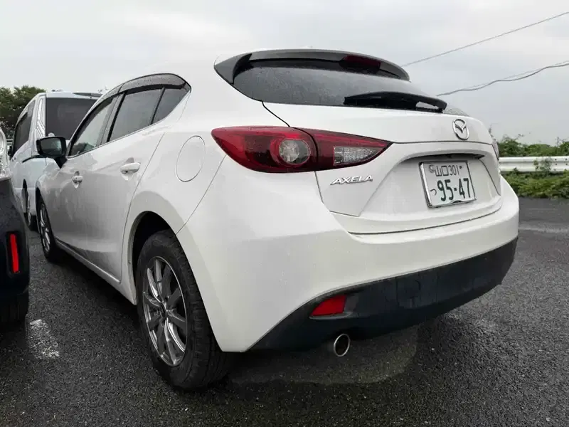 MAZDA AXELA 20S TOURING Image 5