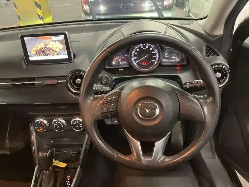 MAZDA DEMIO 13S Image 4
