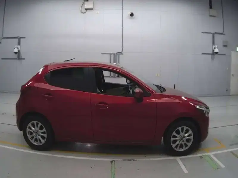 MAZDA DEMIO 13S L PACKAGE Image 9