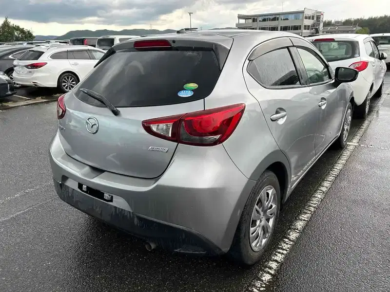 MAZDA DEMIO 13C Image 2