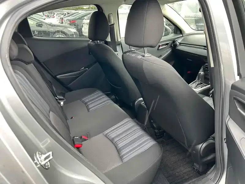 MAZDA DEMIO 13C Image 12