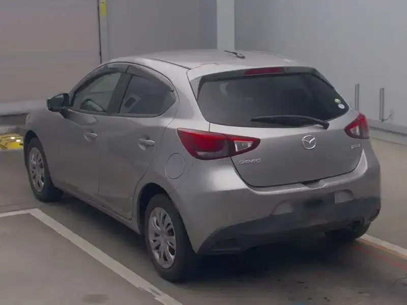 MAZDA DEMIO 13C Image 7