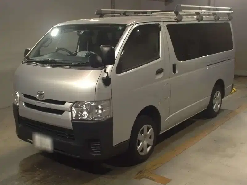 2020 Toyota HIACE 119,000 km
