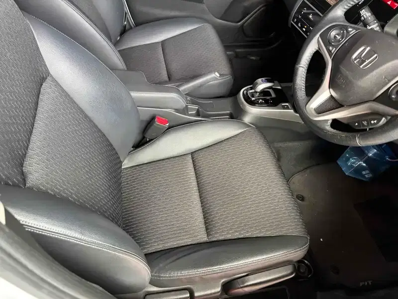 HONDA FIT HYBRID L PACKAGE Image 10