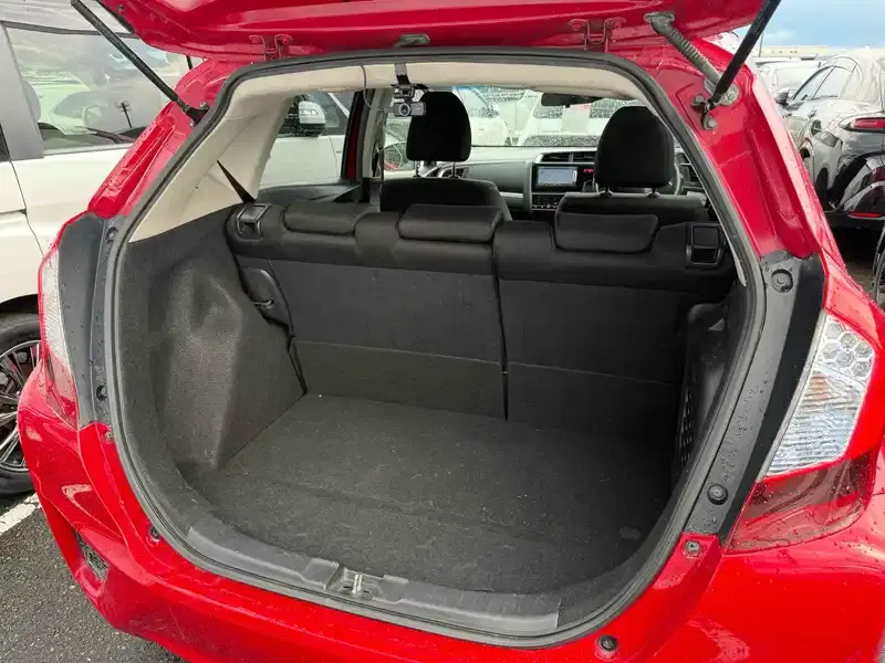 HONDA FIT HYBRID F PACKAGE Image 8