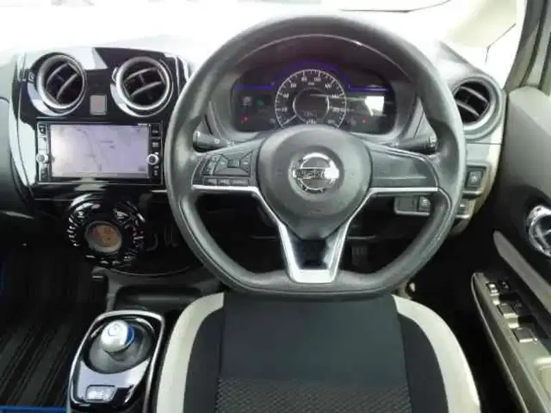 NISSAN NOTE E-POWER X Image 3