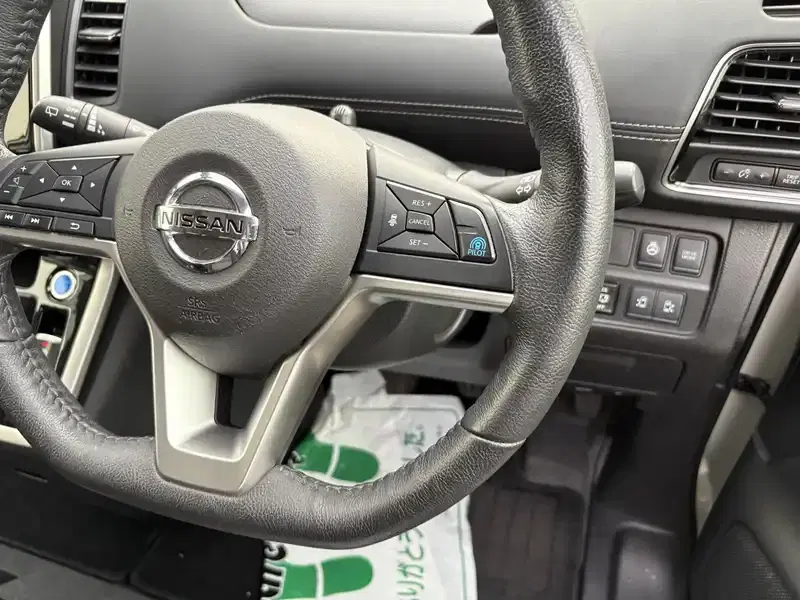 NISSAN SERENA E POWER HIGHWAY STAR V Image 6
