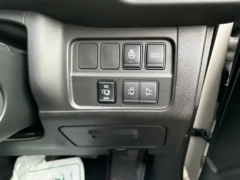 NISSAN SERENA E POWER HIGHWAY STAR V Image 5