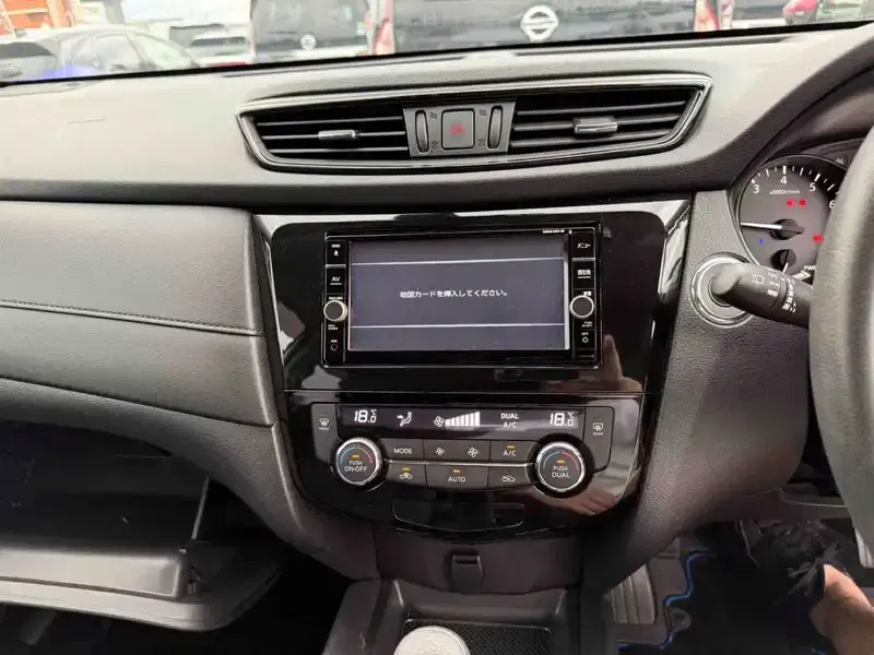 NISSAN X-TRAIL 20S HYBRID Image 8