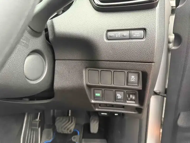 NISSAN X-TRAIL 20S HYBRID Image 11