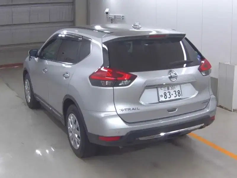 NISSAN X-TRAIL 20S HYBRID Image 2
