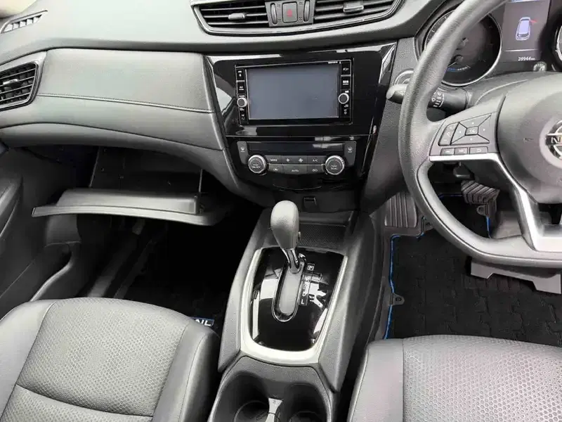 NISSAN X-TRAIL 20S HYBRID Image 10