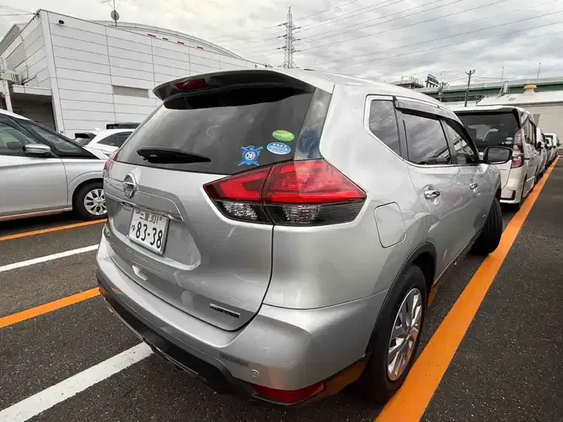 NISSAN X-TRAIL 20S HYBRID Image 5