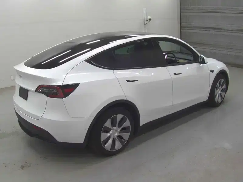 TESLA MODEL Y RWD Image 7