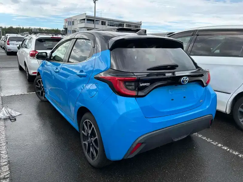 TOYOTA YARIS HYBRID Z Image 2
