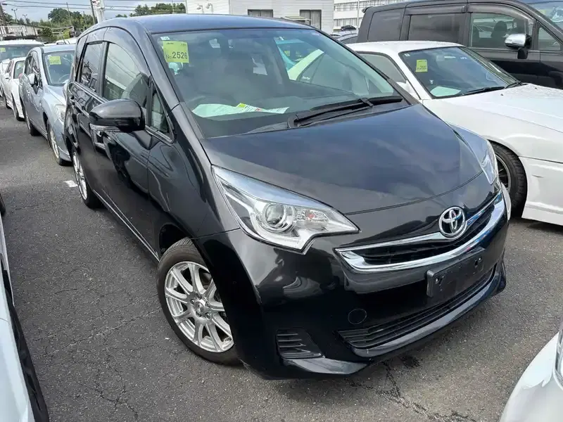 2014 Toyota RACTIS 62,000 km