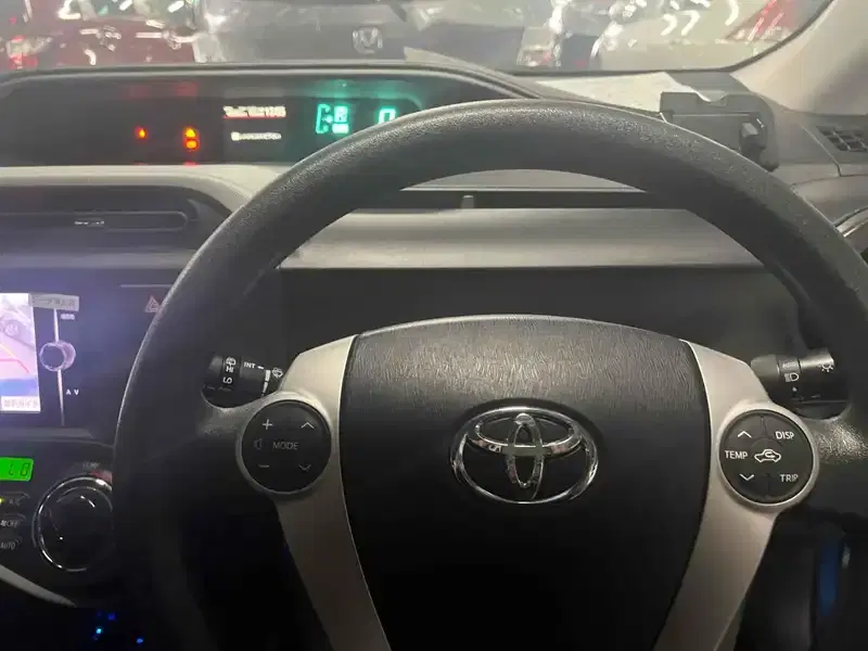 TOYOTA AQUA S Image 25