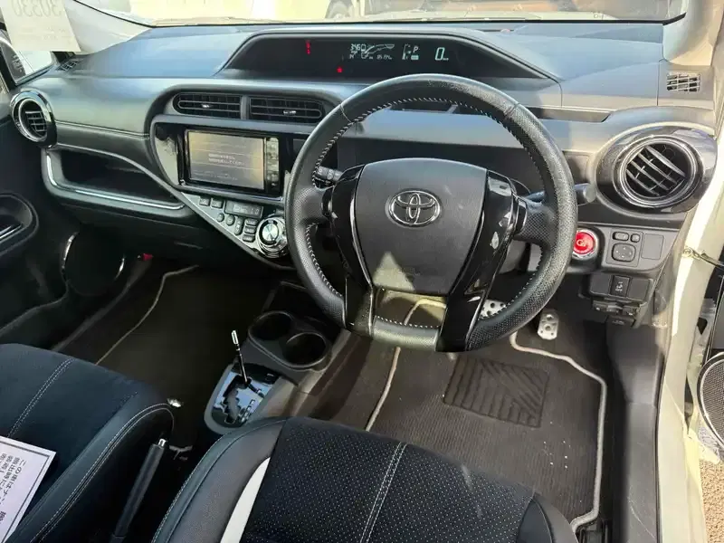 TOYOTA AQUA G G'S Image 13