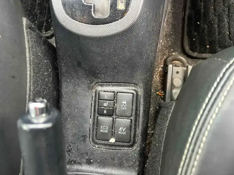 TOYOTA AQUA G BLACK SOFT LEATHER SELECTION Image 11