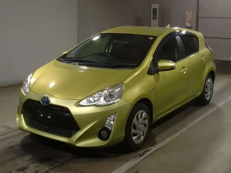 TOYOTA AQUA G Image 3