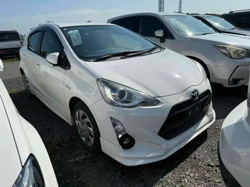 2015 Toyota AQUA 114,000 km