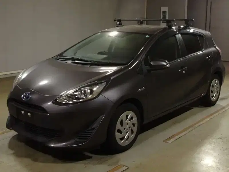 2018 Toyota AQUA 92,000 km