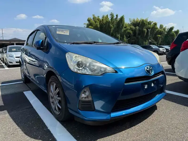 2012 Toyota AQUA 45,000 km