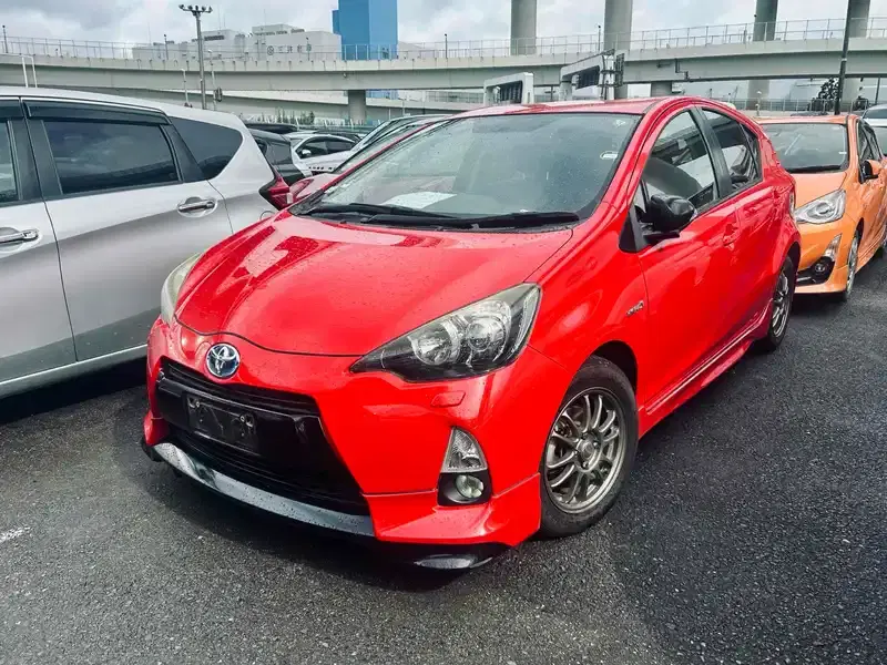 2012 Toyota AQUA 148,000 km
