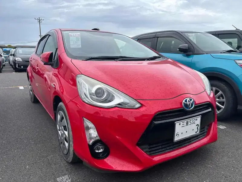 2015 Toyota AQUA 107,000 km