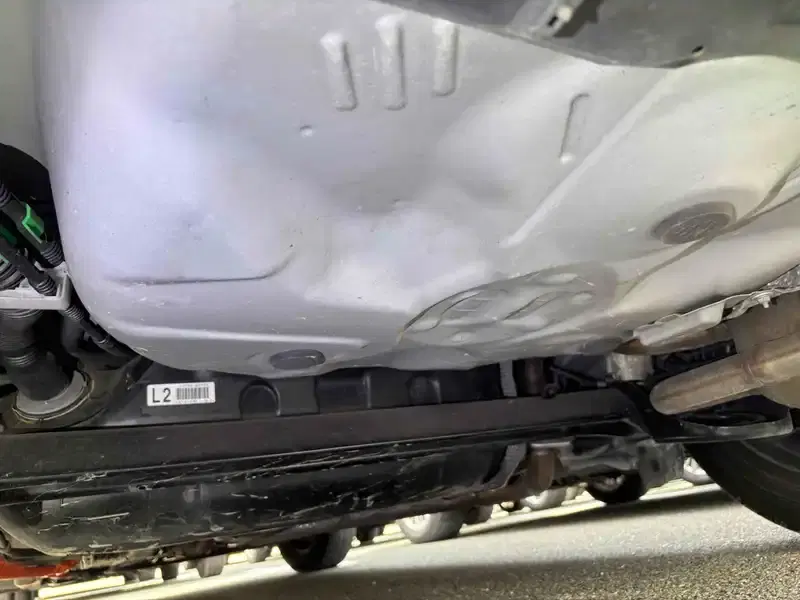 TOYOTA VITZ HYBRID F Image 14