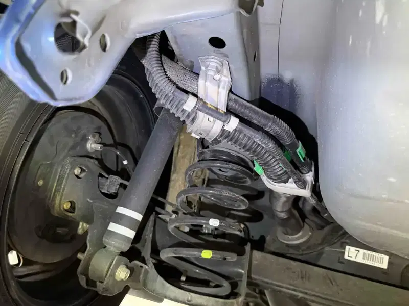 TOYOTA VITZ F Image 23