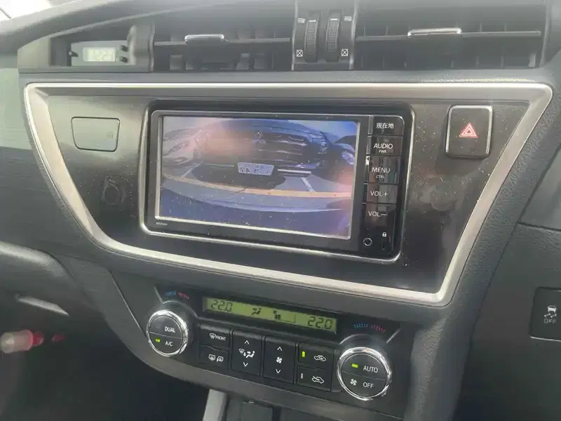 TOYOTA AURIS 150X Image 9
