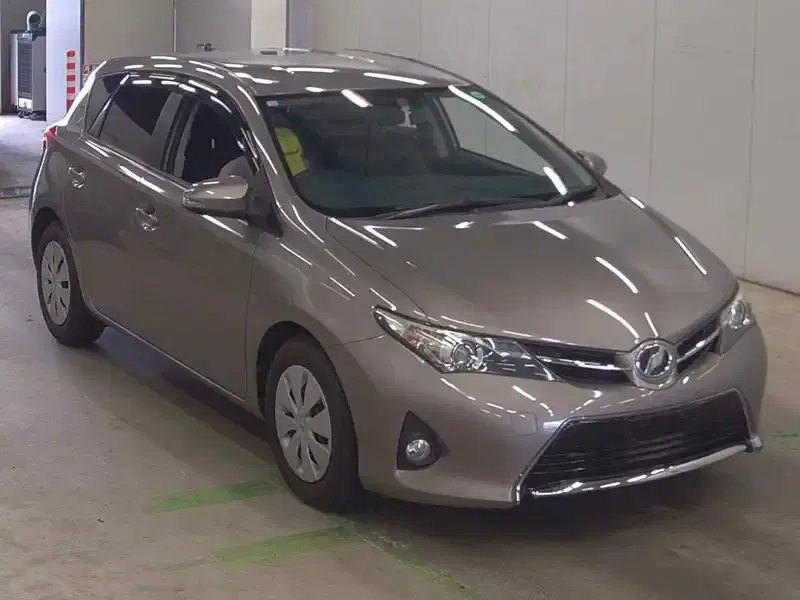 2015 Toyota AURIS 16,000 km