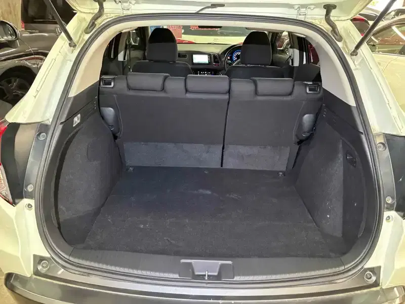HONDA VEZEL HYBRID X Image 23