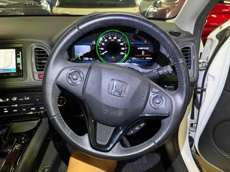 HONDA VEZEL HYBRID X Image 18
